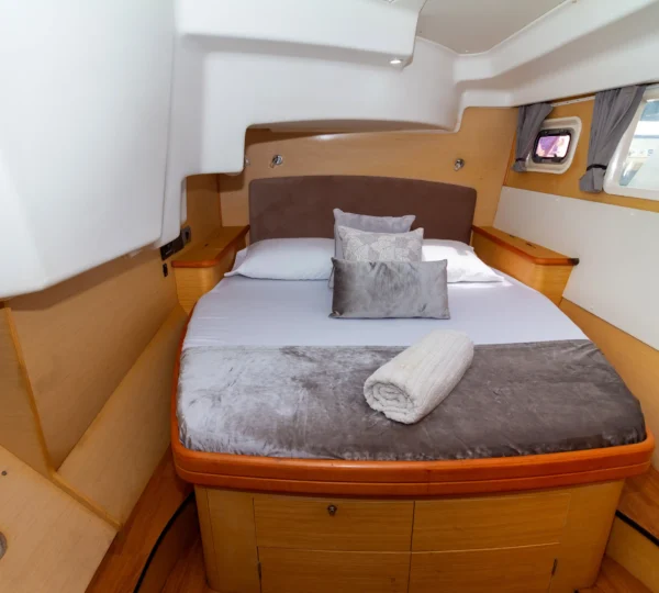 Cabina amoblada del catamarán Chicote Lagoon 440