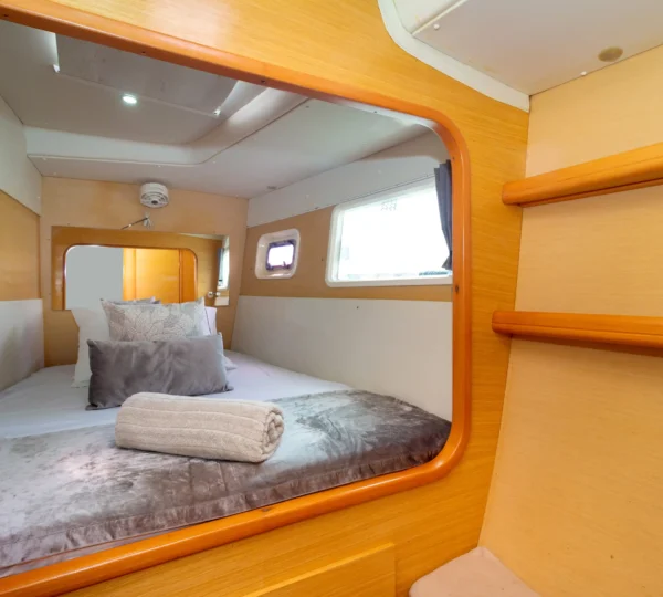 Cabina amoblada del catamarán Chicote Lagoon 440