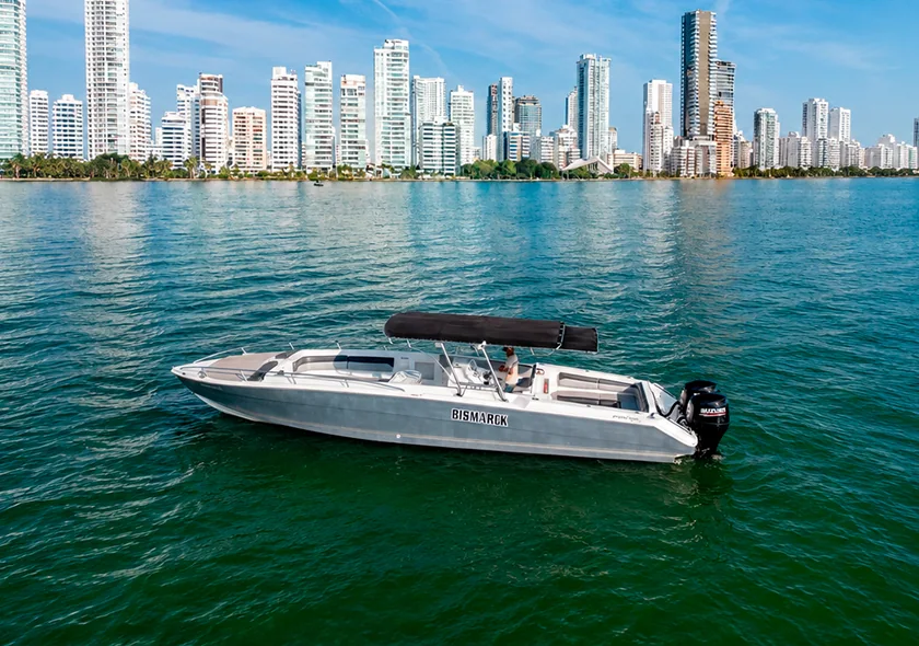 LANCHA BISMARCK DE 42FT