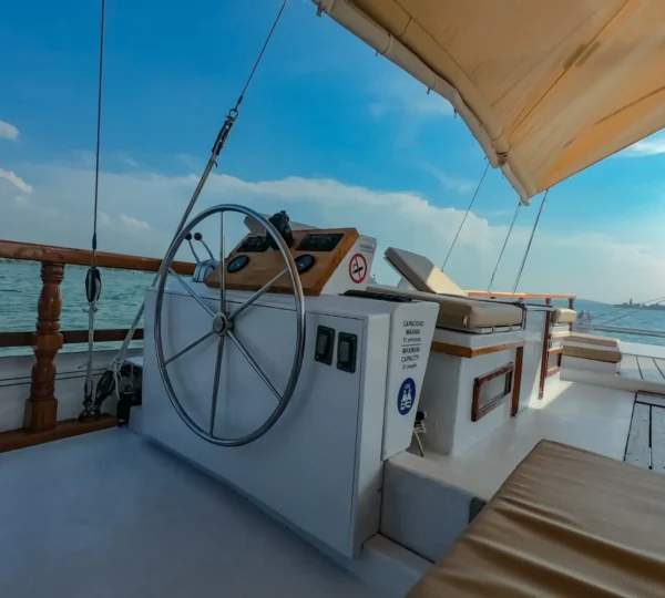Timón del catamarán Moana 51FT