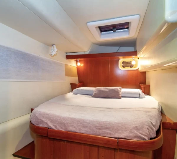 Cabina amoblada del yate Hope 47FT