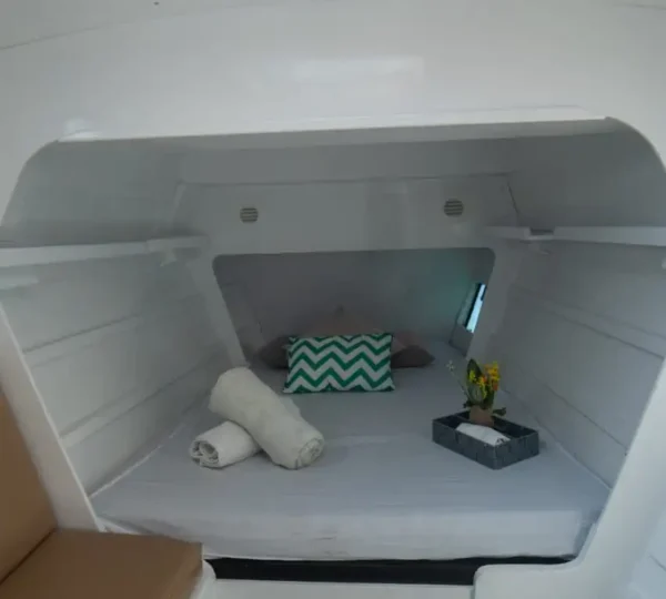 Camarote del catamarán MauiOcean 44FT